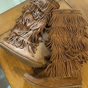 Minnetonka fringe boots